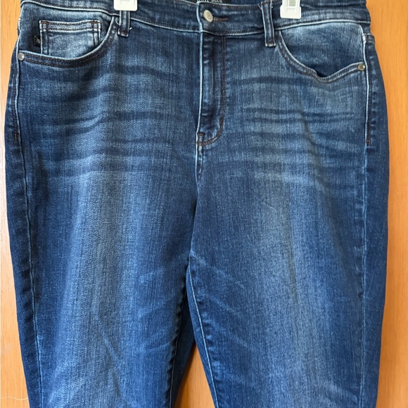 Judy Blue Straight Leg Slim fit - Picture 3 of 6